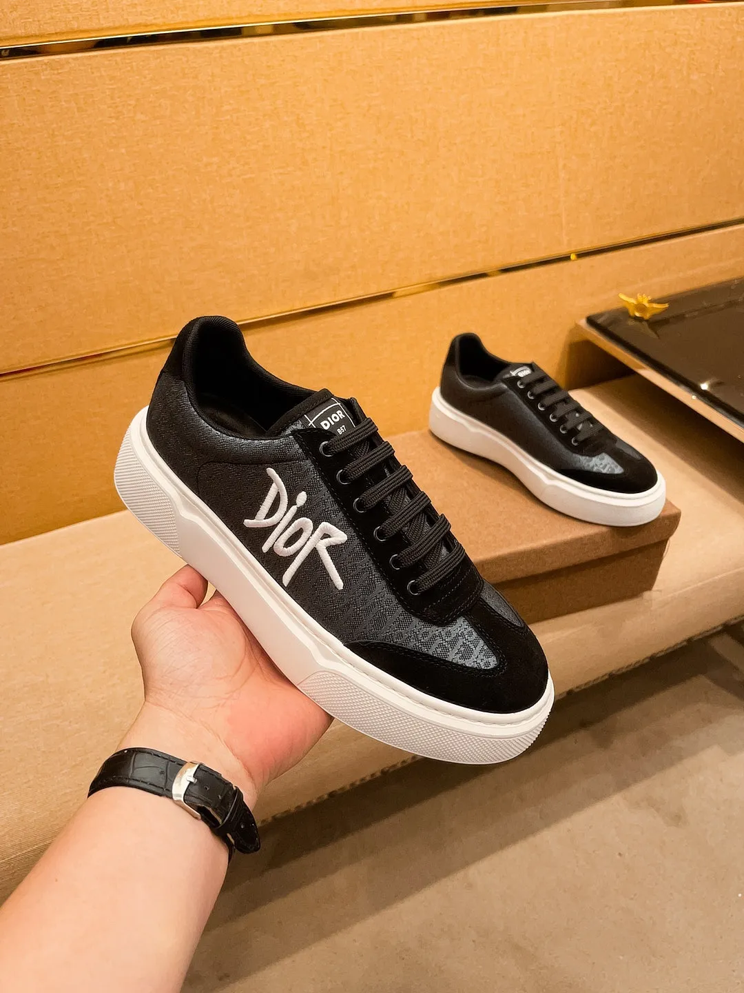 Men's shoes💰 400💰🔥【Dior】🔥Men's high-end brand of shoes official website 1:1 latest masterpiece: the upper is made of Italian imported first-layer cowhide with a comfortable and breathable lining➕original non-slip and wear-resistant outsole🔥, making walking more convenient and comfortable! An exclusive new model, a stunning work, a beautiful 1:1 replica [color] compared to the official quality! Create a fashionable personality to set off your uniqueness! A must-have for trendy men! Classic🔥Size: 38-44 Color: 🔥Multiple colors available🔥